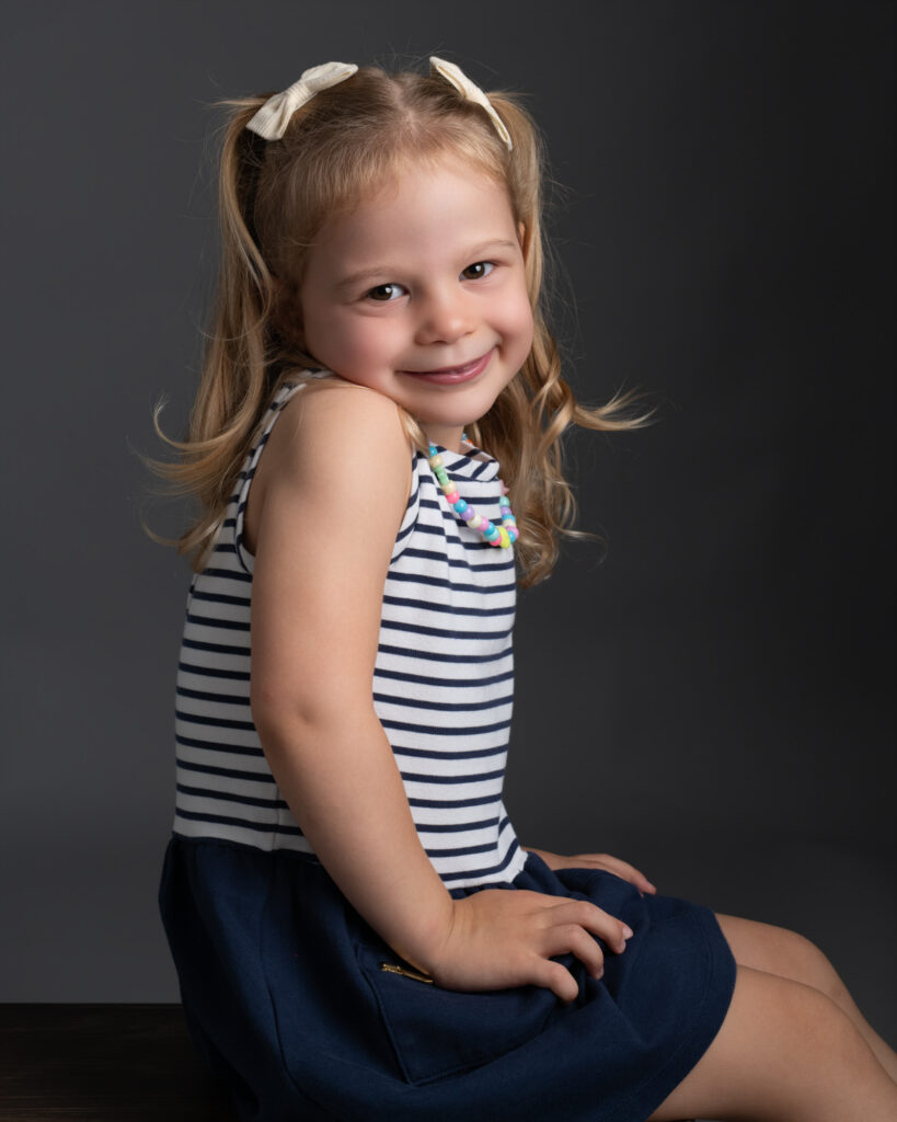 Portrait d'enfant réalisé en studio à Peyrolles-en-Provence près d'Aix-en-Provence